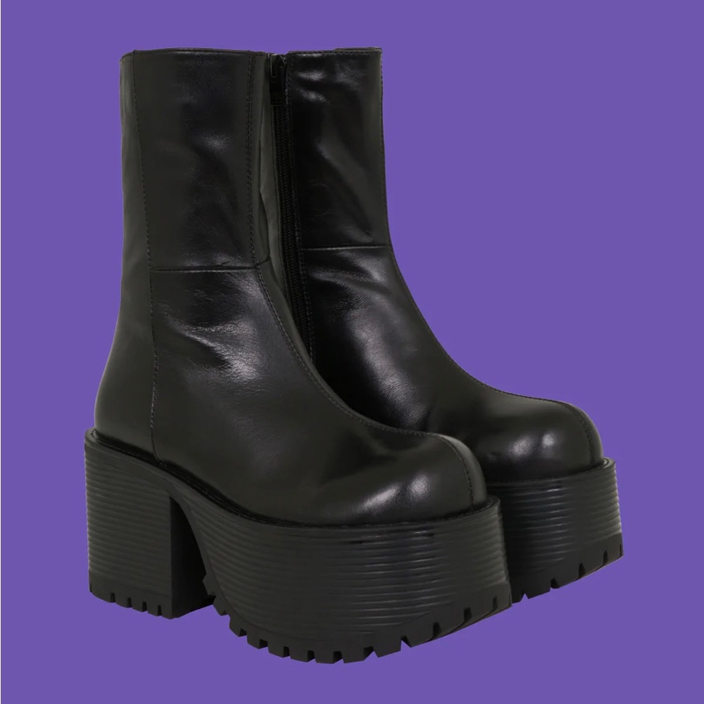 UNIF Black Boots (Brand New in Box) Size 7 - Picture 1 of 2